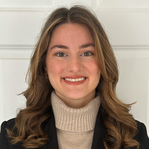 Headshot of Jenna Farris